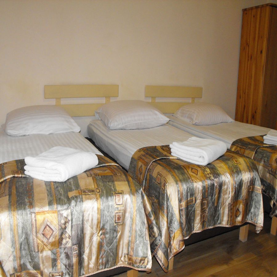 Pokój 10 dwuosobowy z łazienką 220 zł