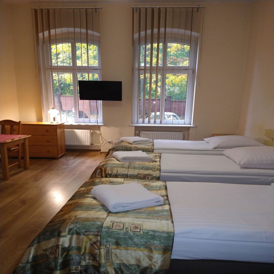 Pokój 10 dwuosobowy z łazienką 220 zł