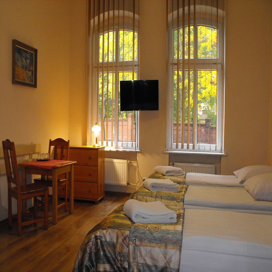 Pokój 10 dwuosobowy z łazienką 220 zł