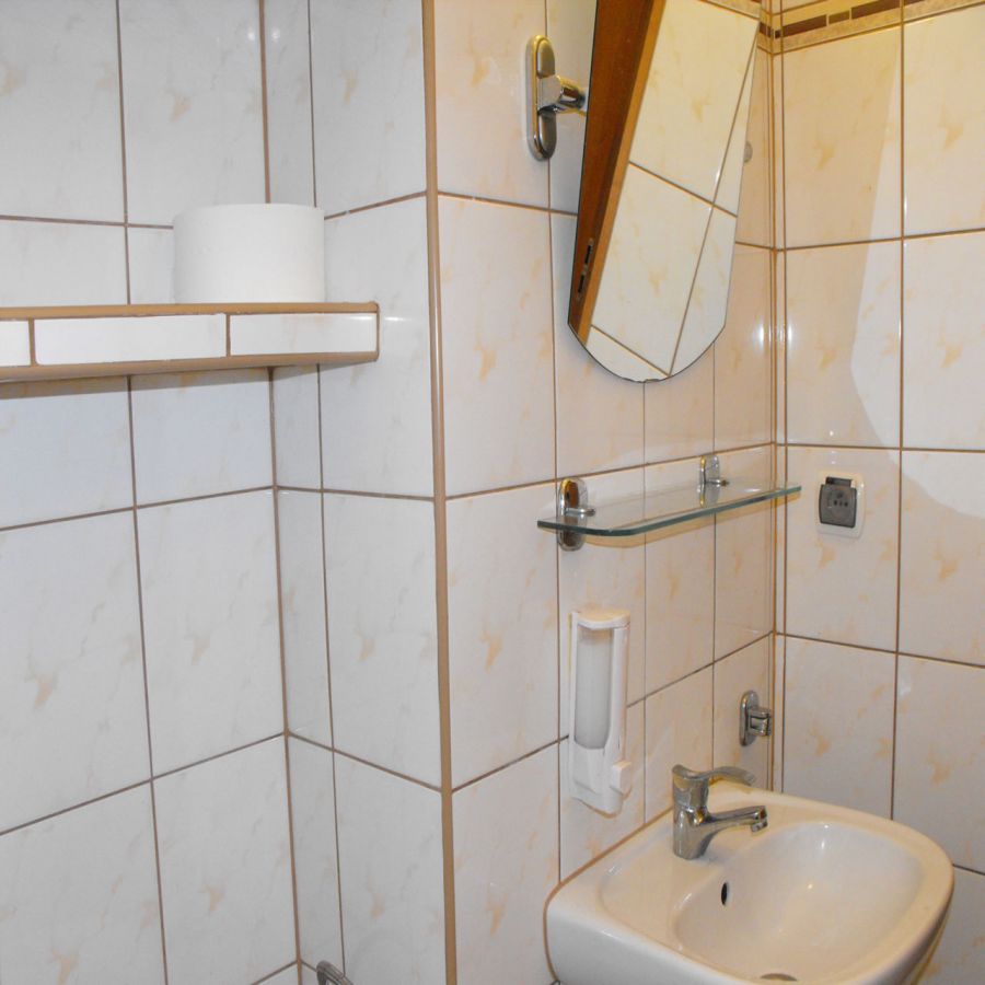 Pokój 11 dwuosobowy z łazienką i balkonem 220 zł