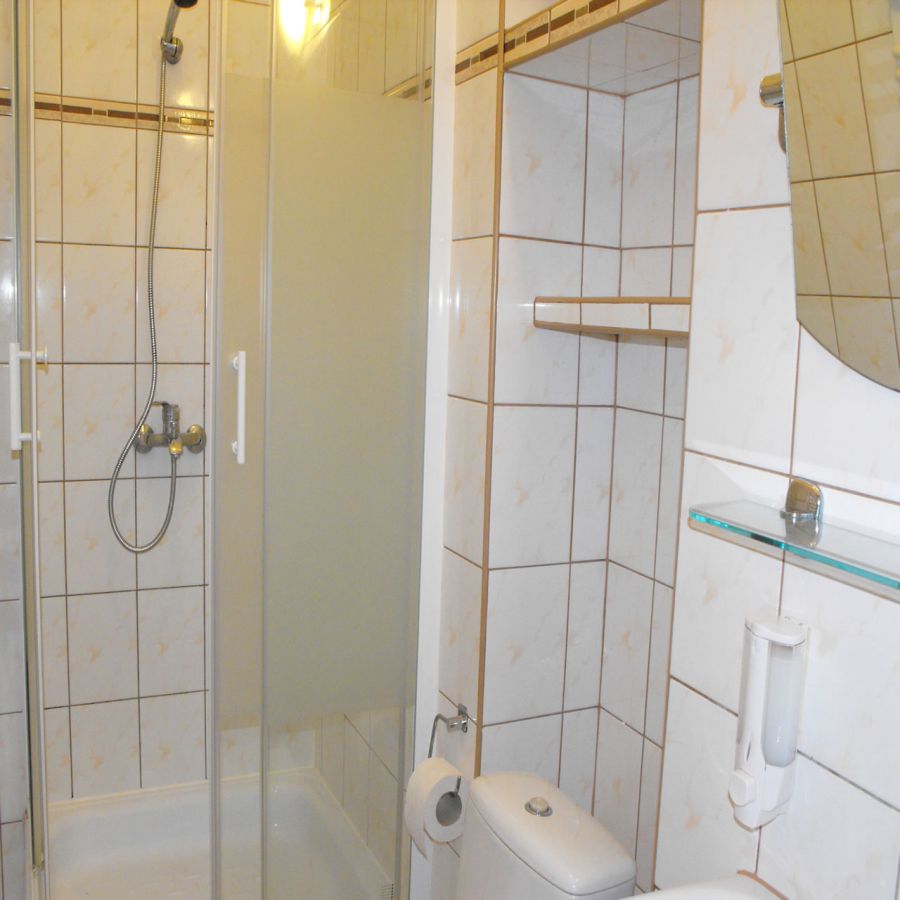 Pokój 11 dwuosobowy z łazienką i balkonem 220 zł