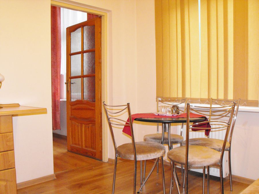 Pokój 12 dwuosobowy z łazienką Studio 250 zł