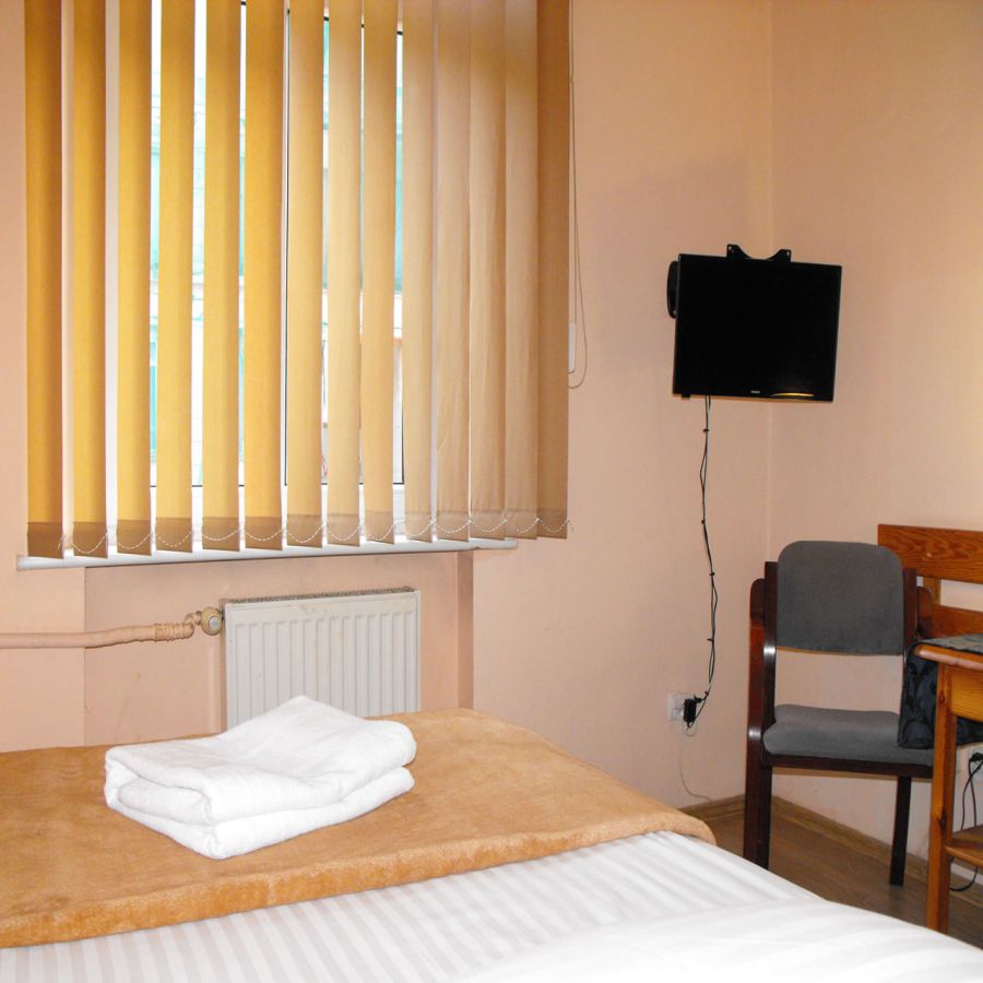 Pokój 2 jednoosobowy z łazienką 170 zł