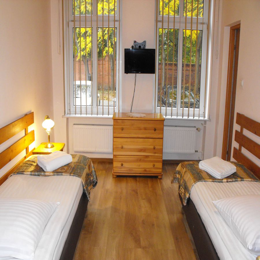 Pokój 9 dwuosobowy z łazienką 220 zł