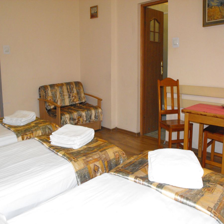 Pokój 9 dwuosobowy z łazienką 220 zł